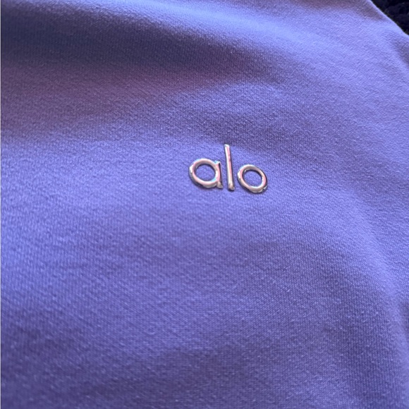 ALO Crewneck - Picture 3 of 7